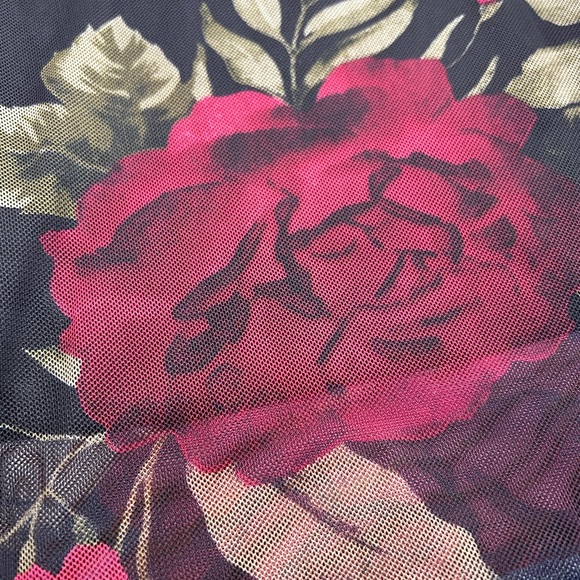 Dress with flowery fabric in medium size - Picture 11 of 15